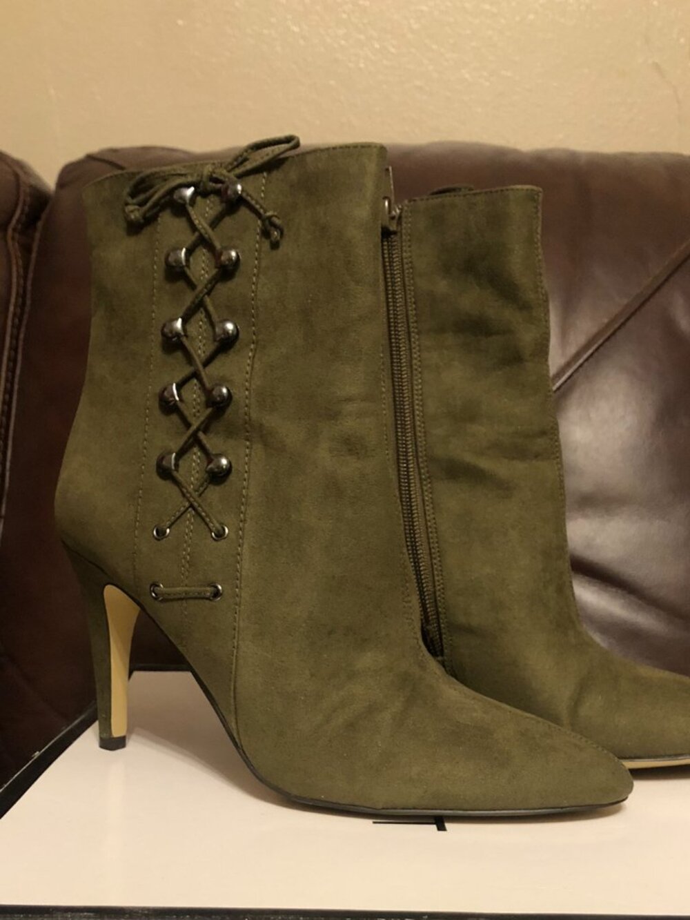 Nine West Gesao Olive Green Faux Suede Lace-Up Heeled Ankle Booties Size 8